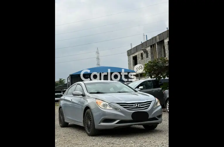 HYUNDAI SONATA 2012